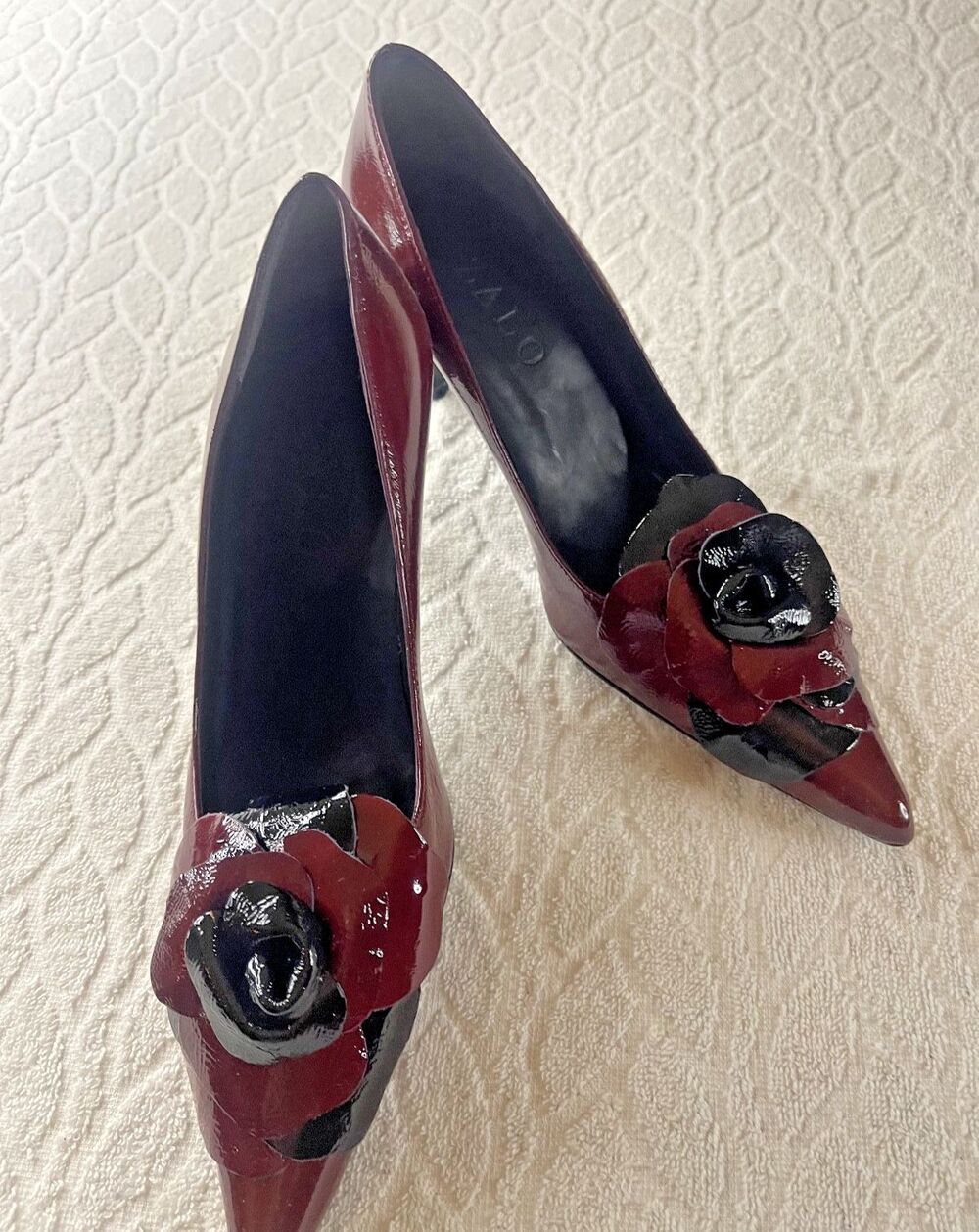 ZALO Sz 6.5 Vintage Red & Black Flower Embellished Patent Leather Pumps Pointed